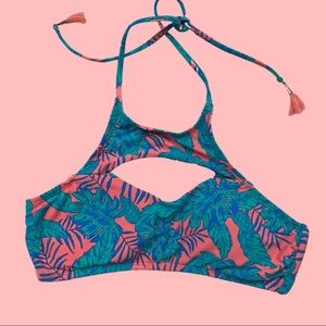 Francesca’s Palm Leaf Pattern Bikini Top size small